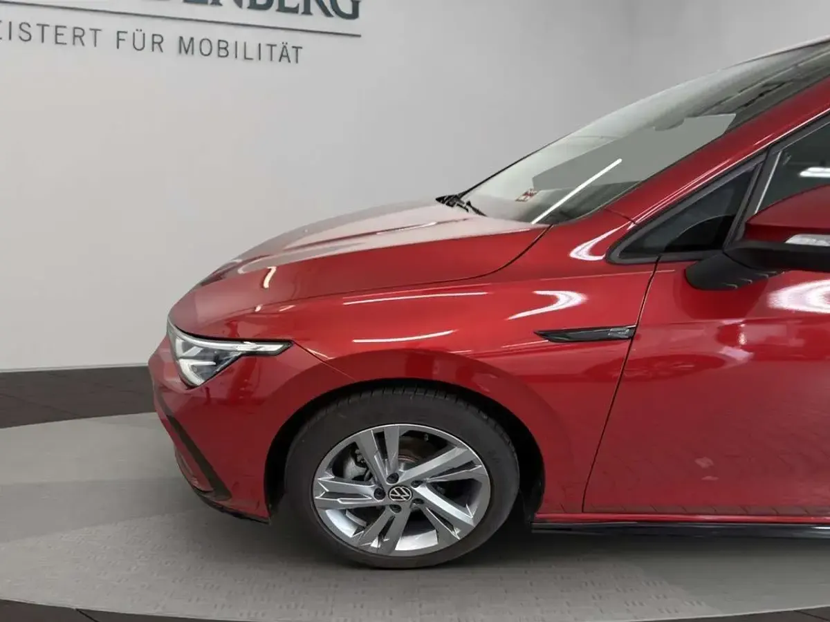 Gebraucht VW Golf VIII R-line 150 PS (110 kW) 2021 Rot Limousine
