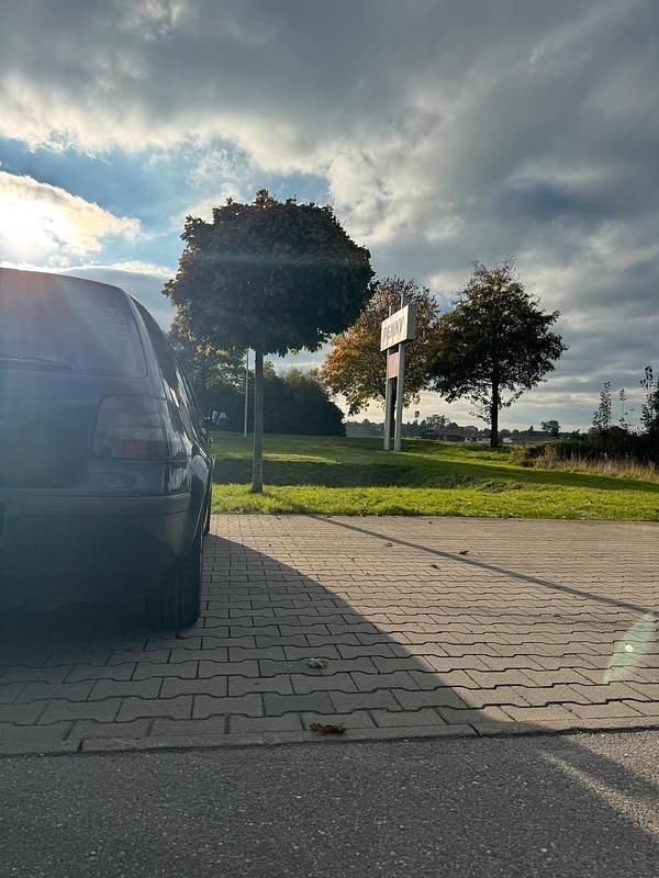 Gebraucht VW Golf IV 75 PS (55 kW) 2003 Schwarz Kleinwagen