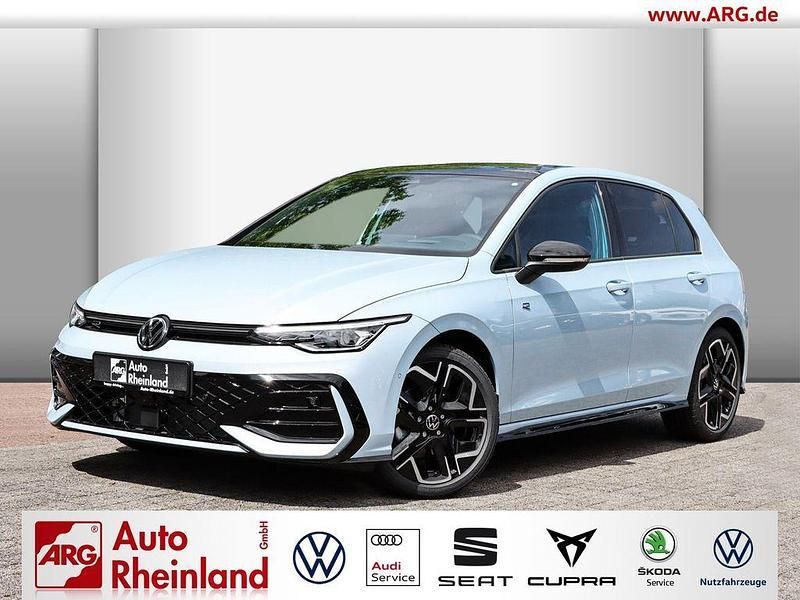 Hellblau Neu 2025 VW Golf VIII Comfortline Limousine | 44.490 € - Bild 1/4