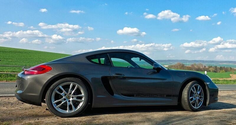 Grau Gebraucht 2013 Porsche Cayman Basis Coupé | 49.900 € - Bild 1/4