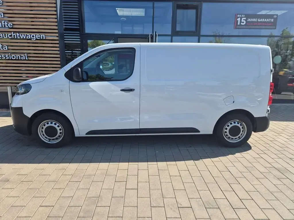 Gebraucht Toyota Proace 120 PS (88 kW) 2024 Weiss Van / Kleinbus