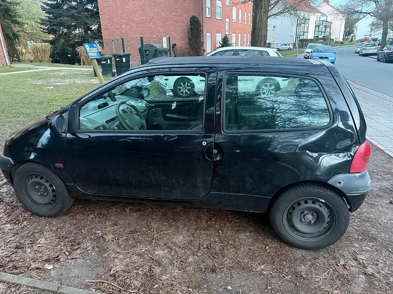 Second-hand Renault Twingo 57 CP (41 kW) 2000 Negru Hatchback