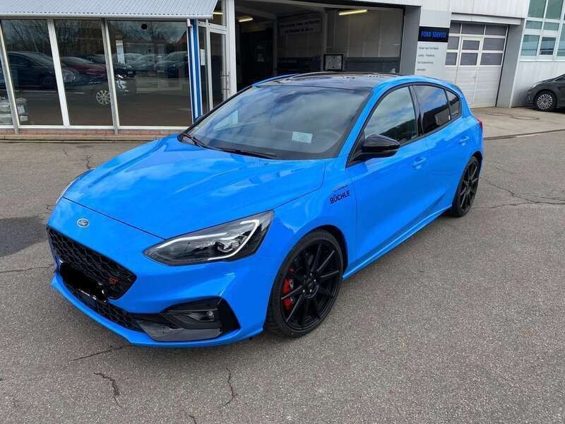 Blau Gebraucht 2022 Ford Focus S Limousine | 29.999 € (Fairer Preis) - Bild 1/4