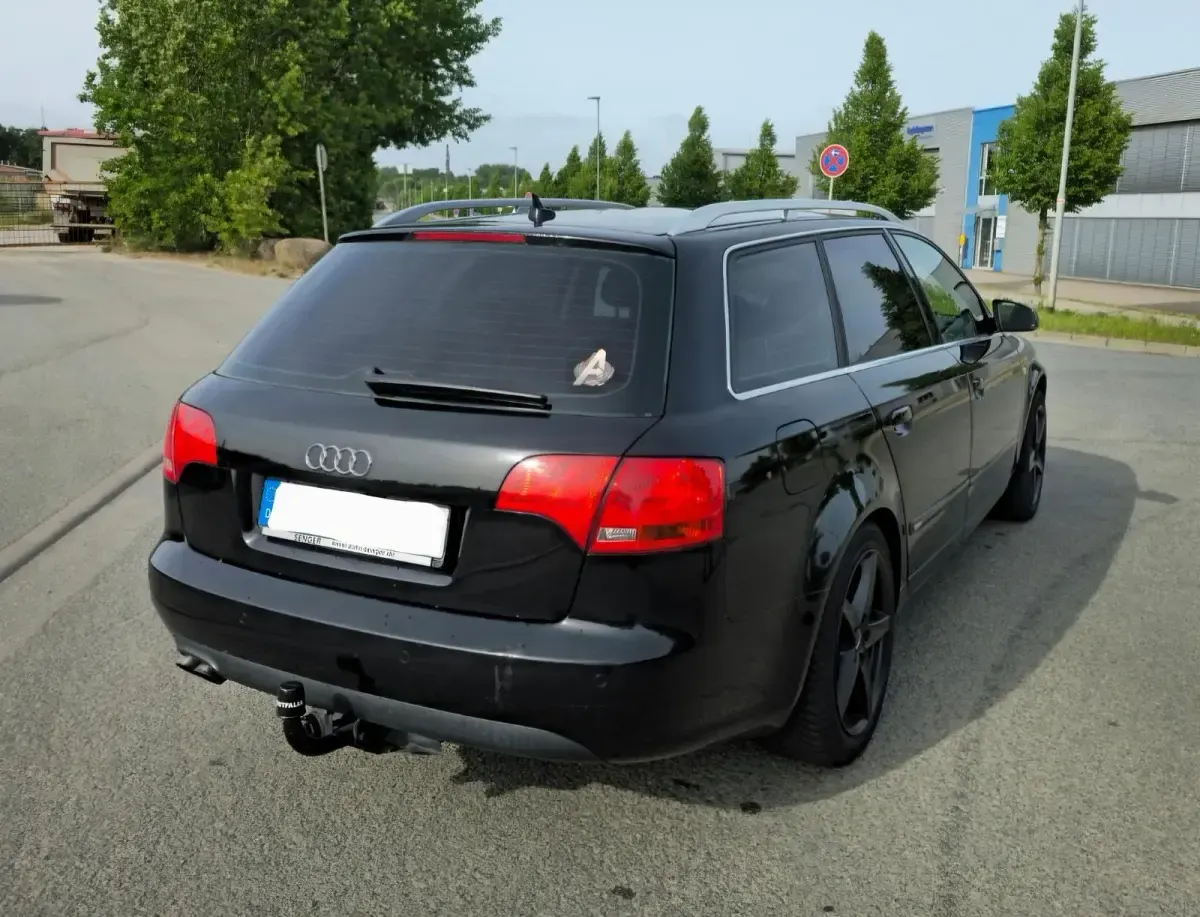 Używany Audi A4 140 KM (102 kW) 2006 Czarny Kombi