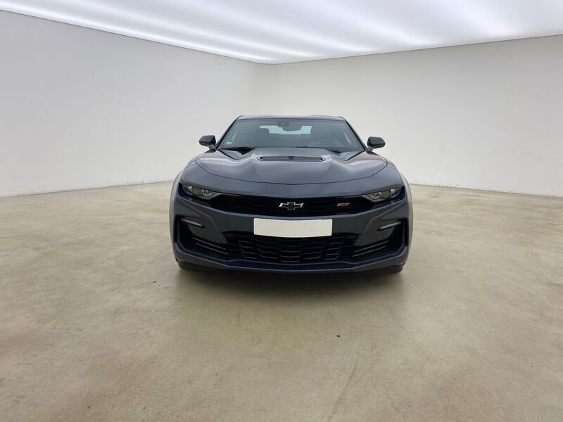 Grau Gebraucht 2021 Chevrolet Camaro Coupé | 52.900 € (Teuer) - Bild 1/4