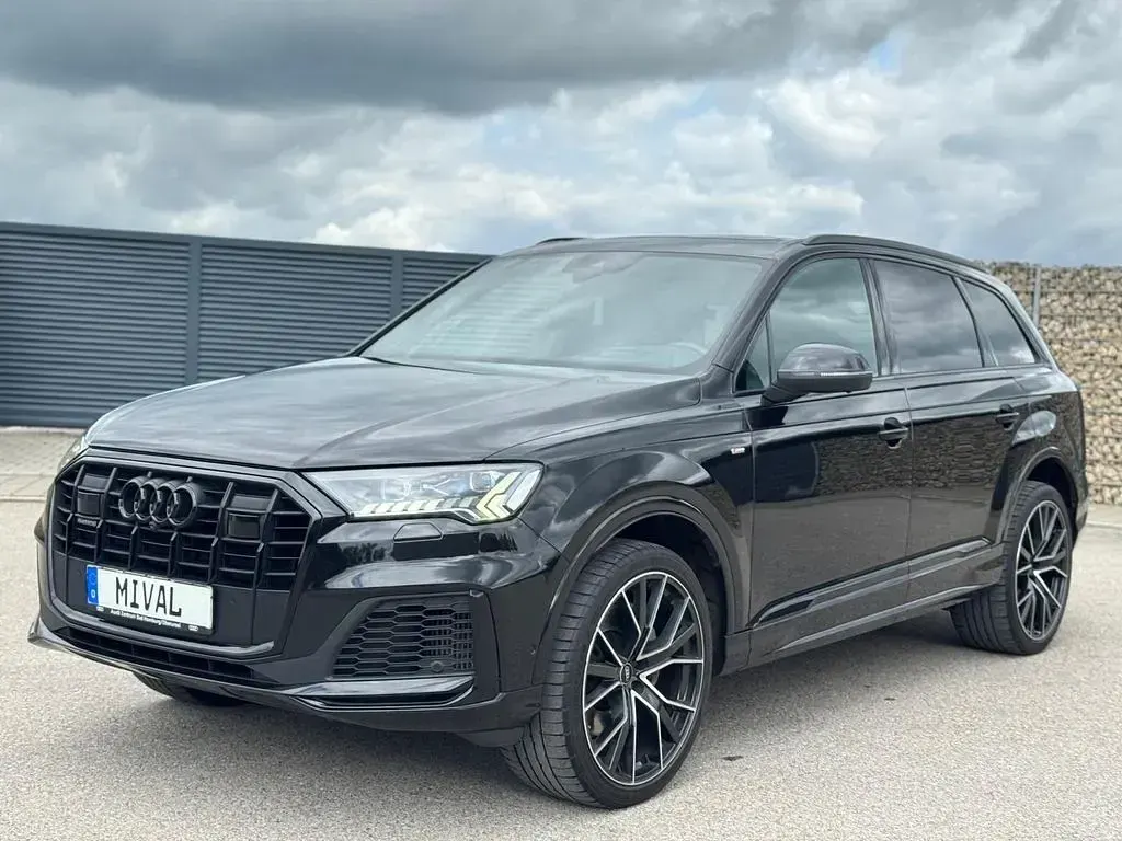 Używany Audi Q7 S-Line 340 KM (250 kW) 2023 Czarny SUV