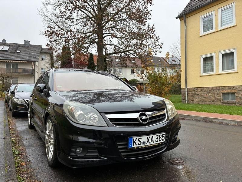Schwarz Gebraucht 2007 Opel Signum Edition+ Kleinwagen | 2.900 € (Etwas zu teuer) - Bild 1/4