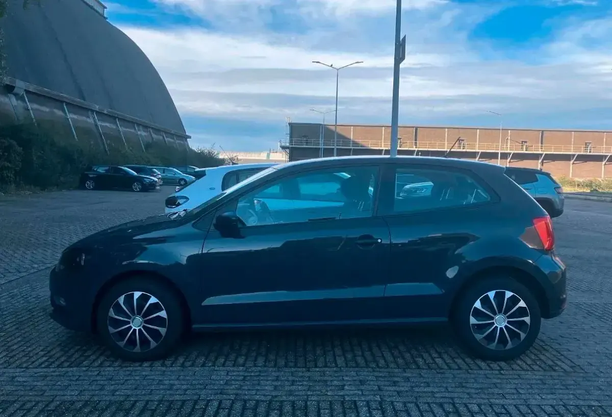 Gebraucht VW Polo 75 PS (55 kW) 2016 Grau Kleinwagen