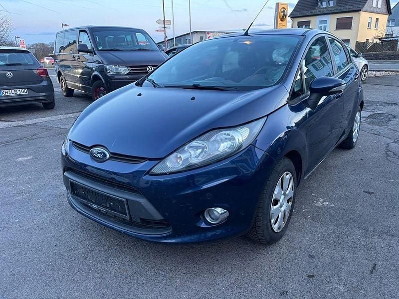 Blau Gebraucht 2012 Ford Fiesta Trend Limousine | 2.500 € (Superpreis) - Bild 1/4