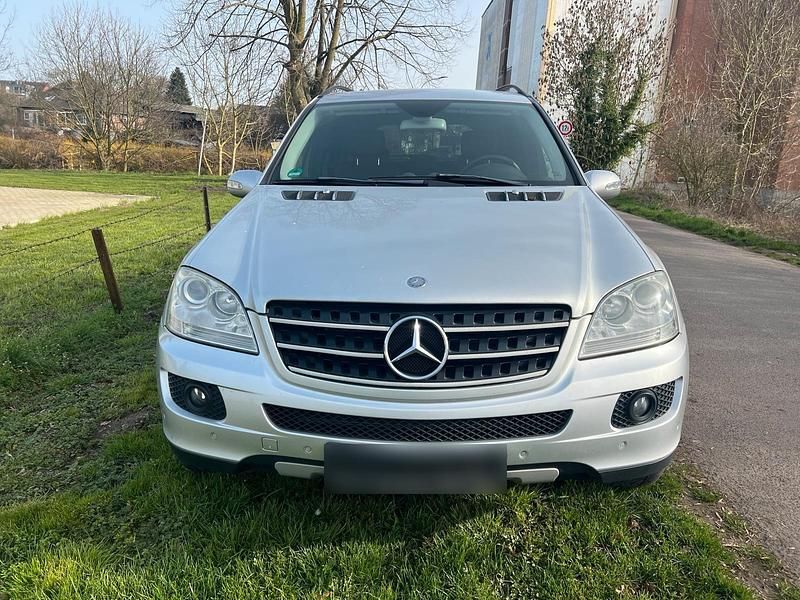 Gebraucht Mercedes ML280 190 PS (139 kW) 2006 Silber SUV