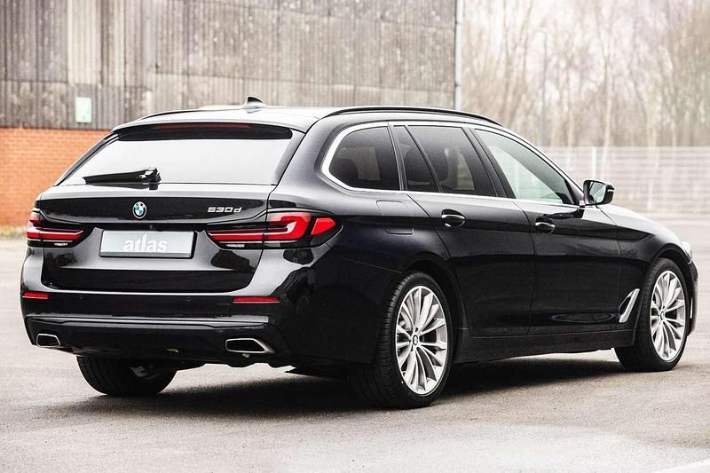 Gebraucht BMW 530 286 PS (210 kW) 2024 Schwarz Kombi