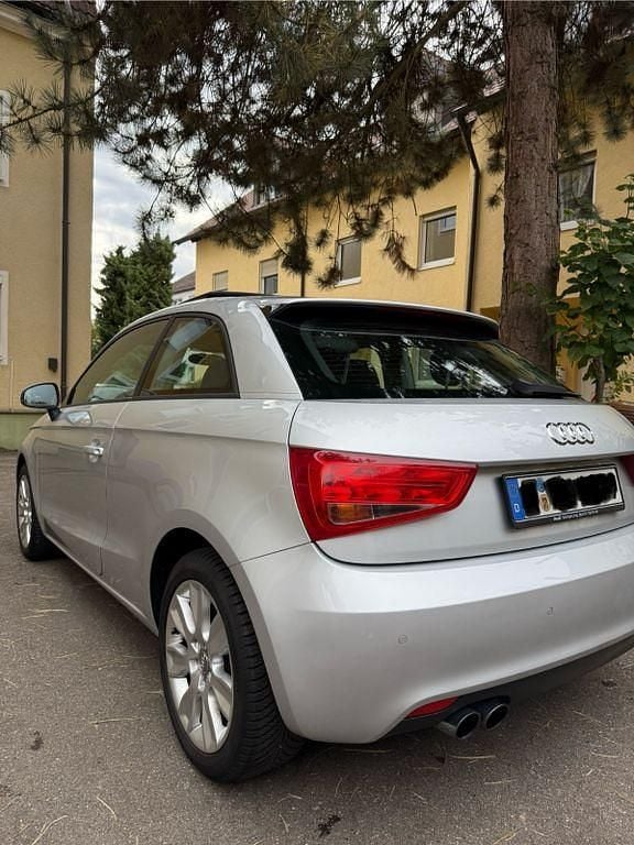 Gebraucht Audi A1 Ambition 122 PS (89 kW) 2011 Silber Kleinwagen