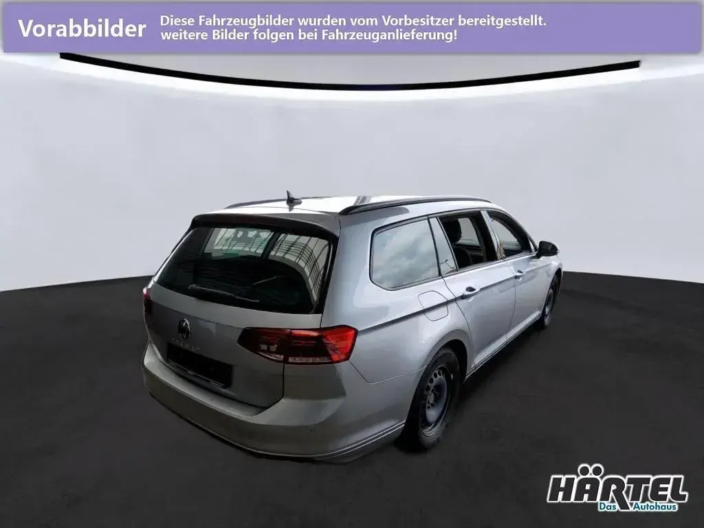 Gebraucht VW Passat Basis 150 PS (110 kW) 2022 Pyritsilber (silver), metallic Kombi