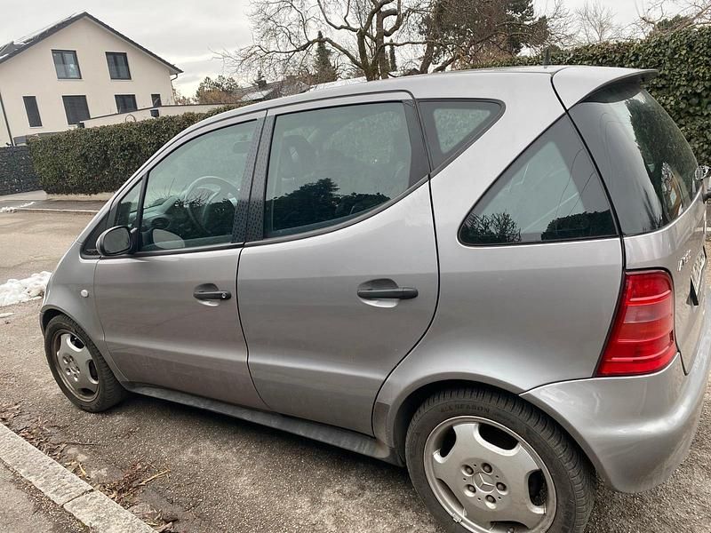 Gebraucht Mercedes A190 129 PS (94 kW) 2000 Grau Kombi
