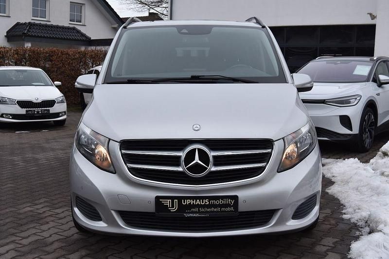 Gebraucht Mercedes V220 163 PS (119 kW) 2015 Silber (brillantsilber) Van / Kleinbus
