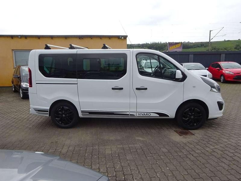 Gebraucht Opel Vivaro Sport 145 PS (106 kW) 2017 Weiß Van / Kleinbus