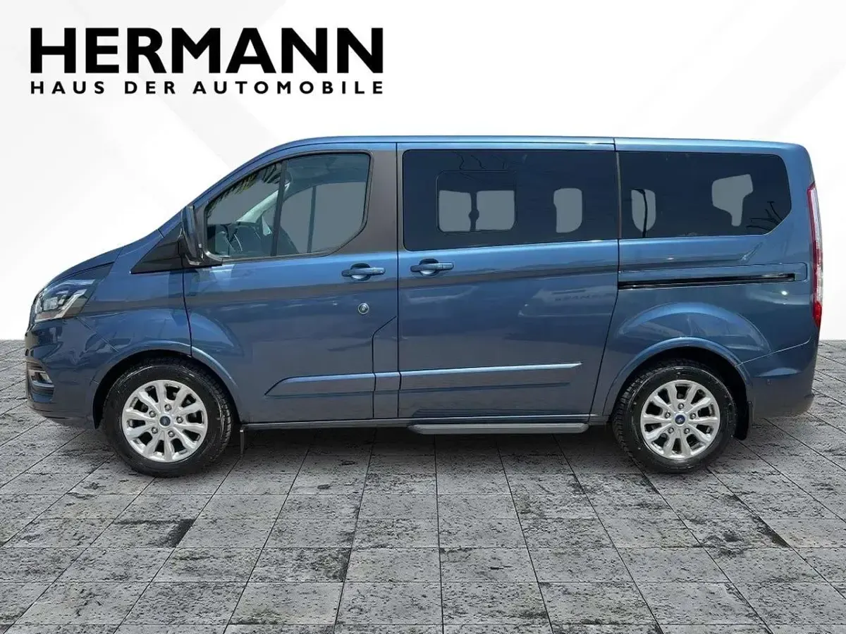Gebraucht Ford Tourneo Custom Titanium 150 PS (110 kW) 2022 Blau Van