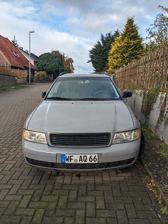 Grau Gebraucht 1996 Audi A4 Kombi | 1.100 € (Fairer Preis) - Bild 1/4