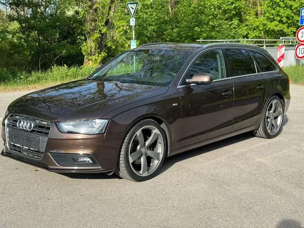 Gebraucht Audi A4 S-Line 177 PS (130 kW) 2012 Braun Kombi