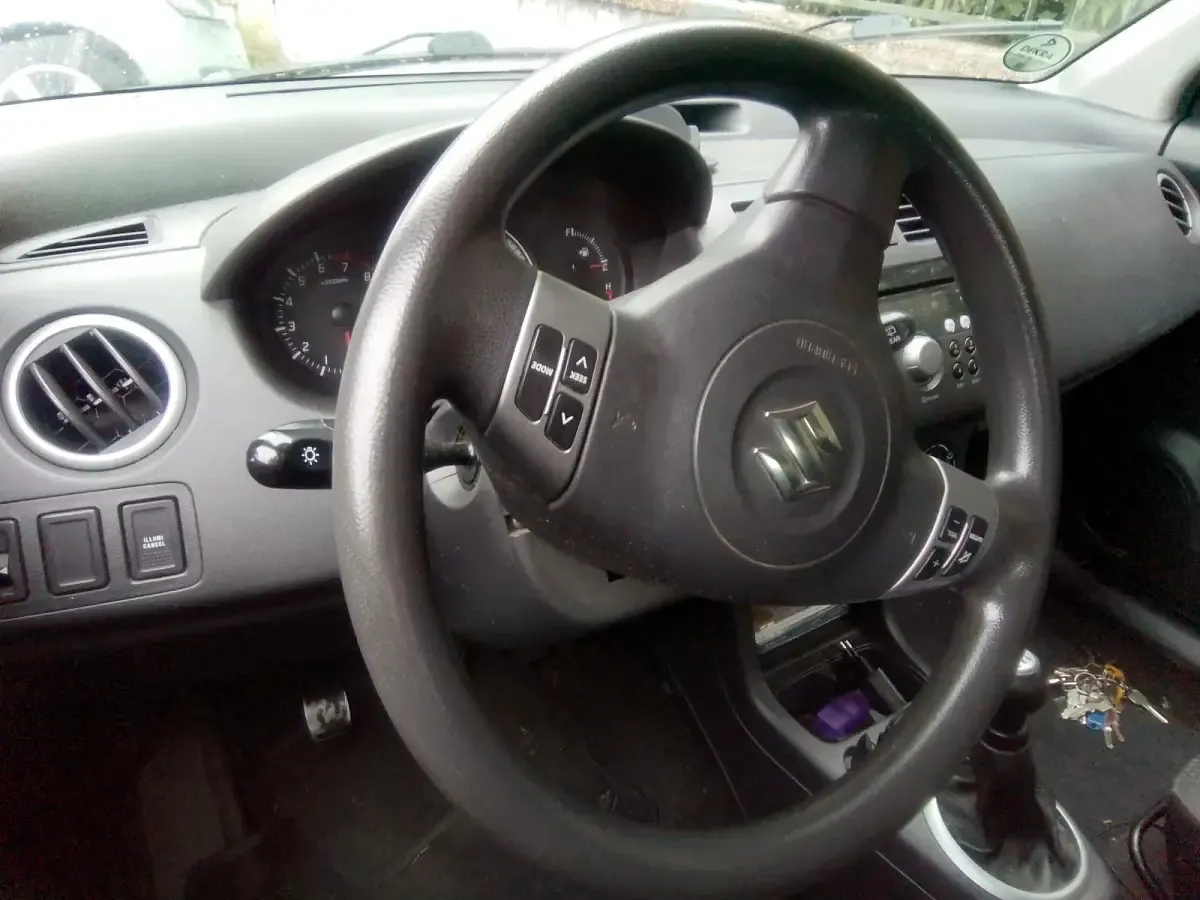 Gebraucht Suzuki Swift 92 PS (67 kW) 2006 Rot Kleinwagen