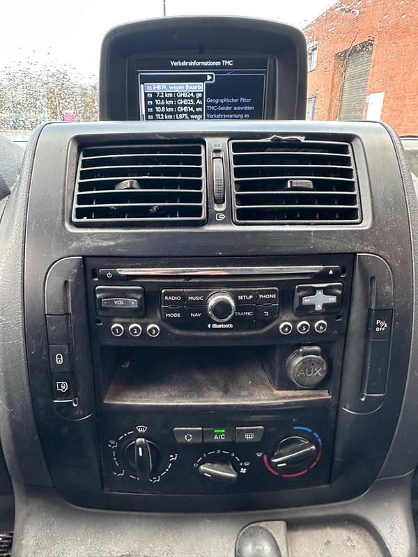 Gebraucht Citroën Jumpy 128 PS (94 kW) 2015 Silber Van / Kleinbus