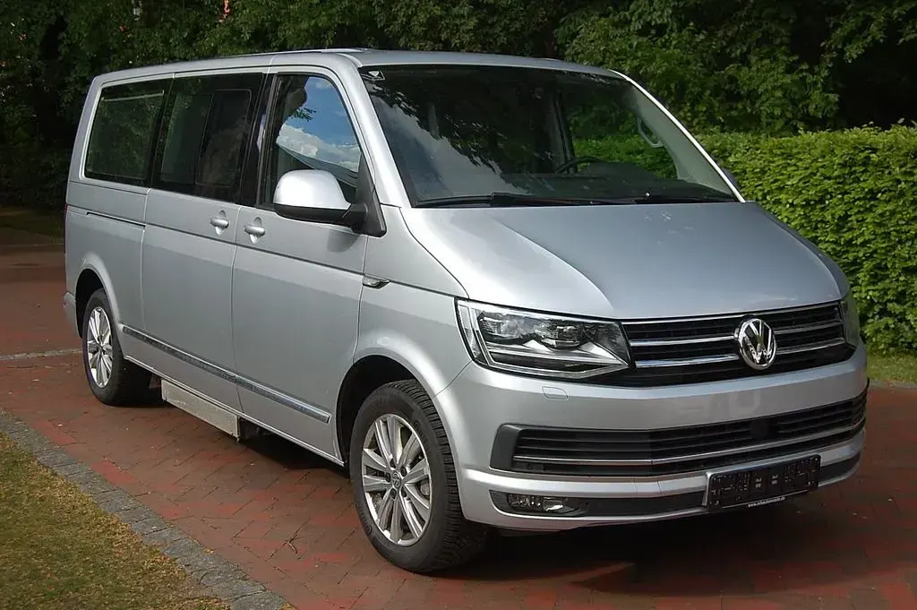 Gebraucht VW Caravelle Comfortline 204 PS (150 kW) 2016 Reflexsilber metallic Van