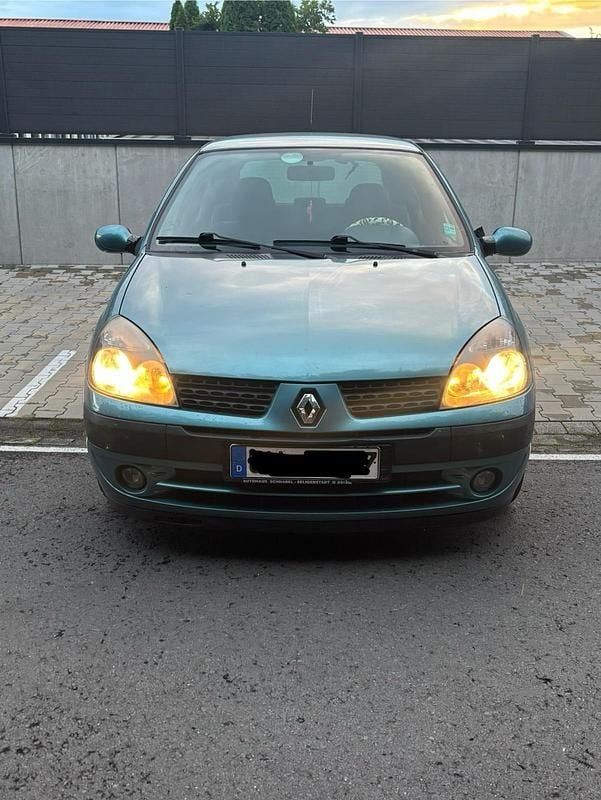 Blau Gebraucht 2003 Renault Clio II Limousine | 999 € (Etwas zu teuer) - Bild 1/4