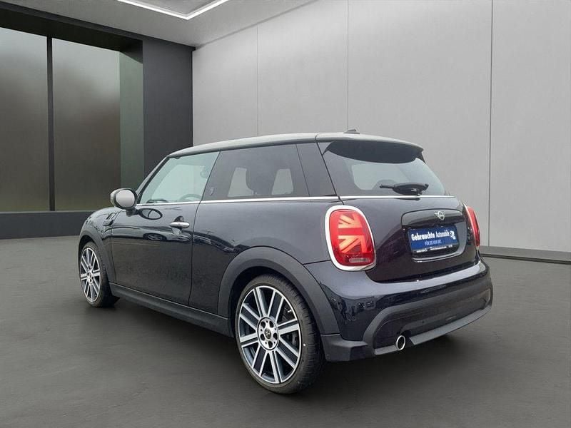 Gebraucht Mini Cooper 136 PS (100 kW) 2022 Schwarz / enigmatic black (metallic) Kleinwagen