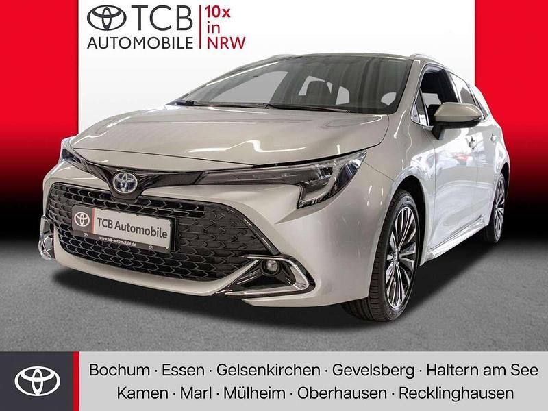 Silber Gebraucht 2024 Toyota Corolla Team Limousine | 27.959 € (Fairer Preis) - Bild 1/4