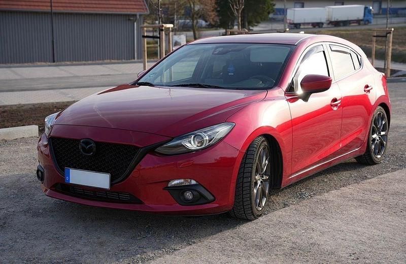Gebraucht Mazda 3 Nakama 150 PS (110 kW) 2016 Rot Limousine