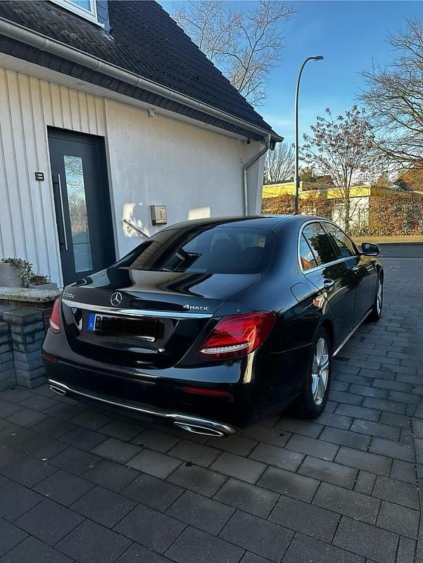 Gebraucht Mercedes E220 194 PS (142 kW) 2017 Limousine