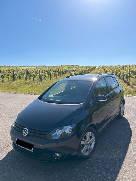 Schwarz Gebraucht 2012 VW Golf VII Match Limousine | 7.799 € (Guter Preis) - Bild 1/4