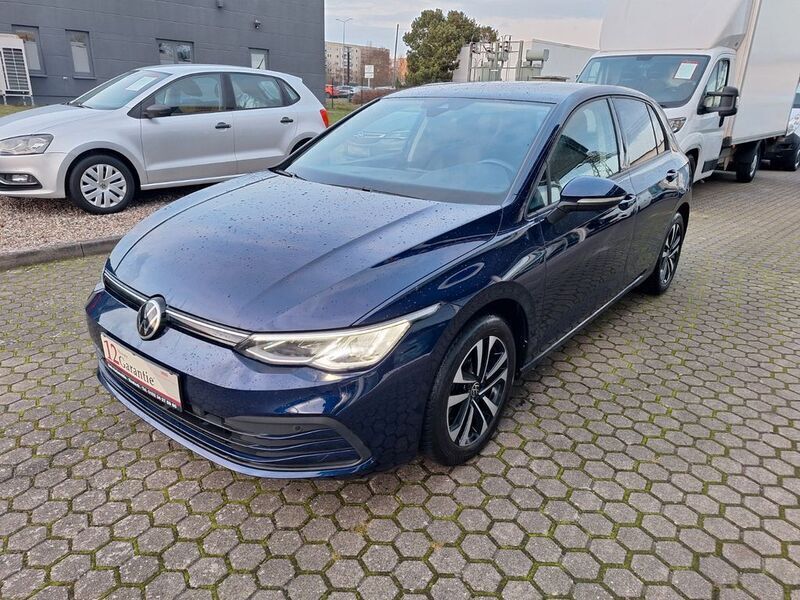 Blau Gebraucht 2021 VW Golf VIII United Limousine | 18.990 € (Guter Preis) - Bild 1/4