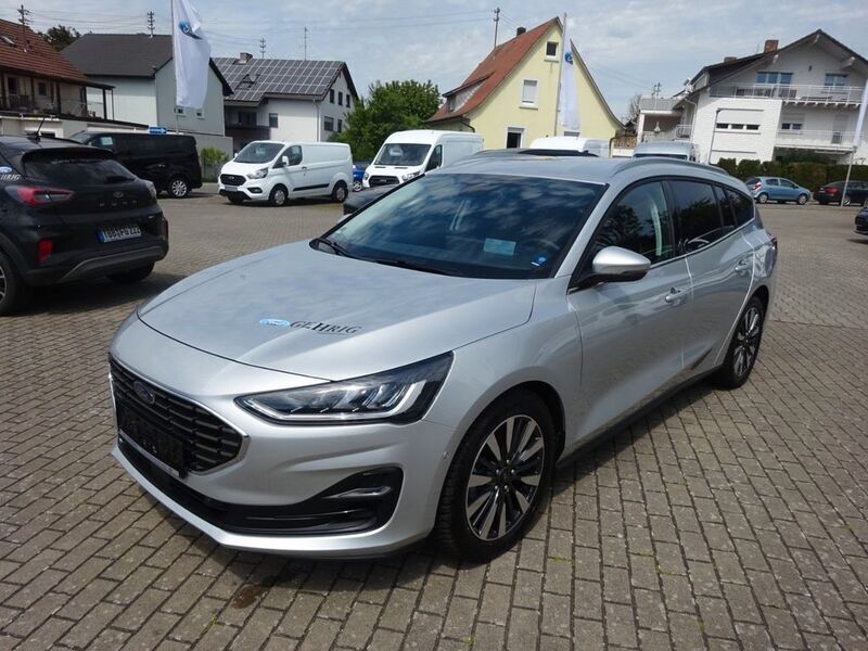 Silber Gebraucht 2023 Ford Focus Titanium X Limousine | 25.990 € (Fairer Preis) - Bild 1/4