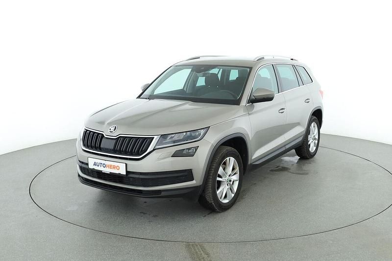 Grau Gebraucht 2018 Skoda Kodiaq Style SUV | 21.600 € (Fairer Preis) - Bild 1/3