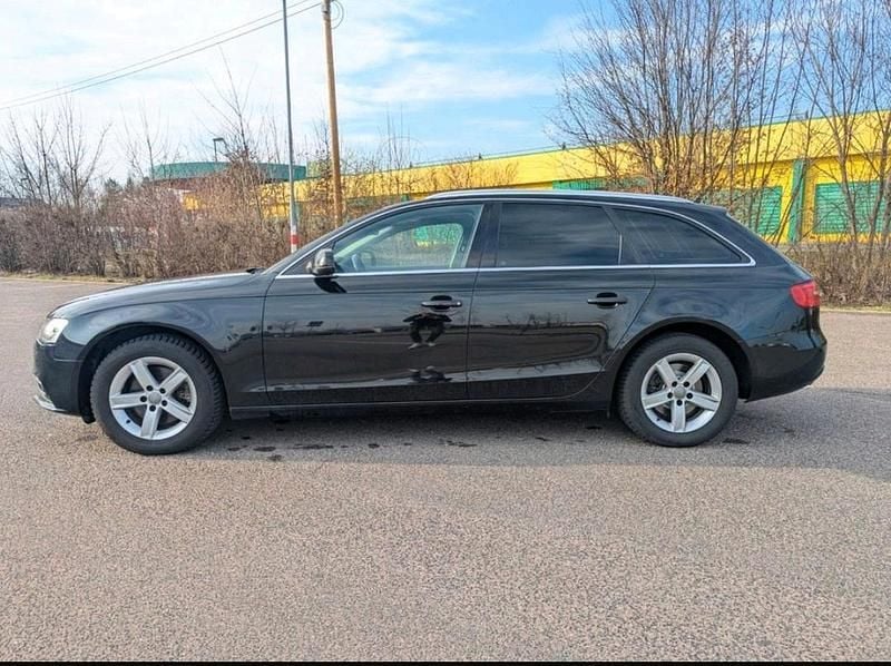 Second-hand Audi A4 143 CP (105 kW) 2012 Negru Break
