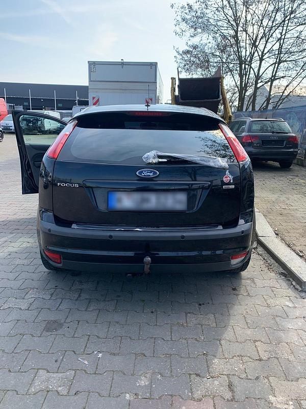 Second-hand Ford Focus Titanium 2007 Negru Hatchback