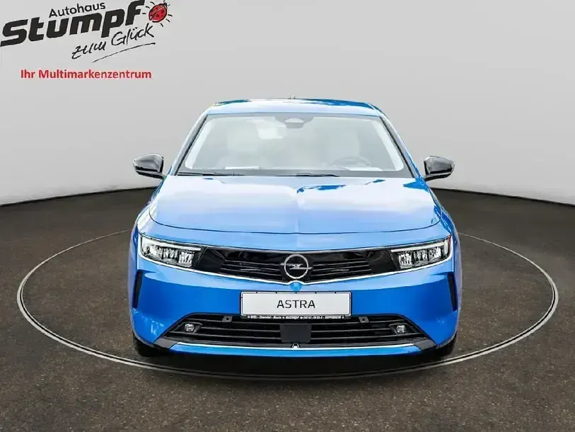 Gebraucht Opel Astra Elegance 131 PS (96 kW) 2022 Kobalt blau/vertigo blau Kleinwagen