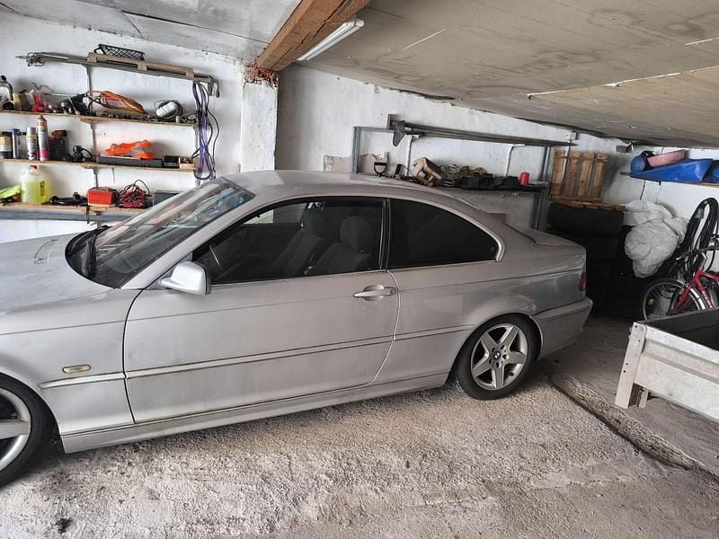 Silber Gebraucht 2001 BMW 320 Coupé | 700 € - Bild 1/4