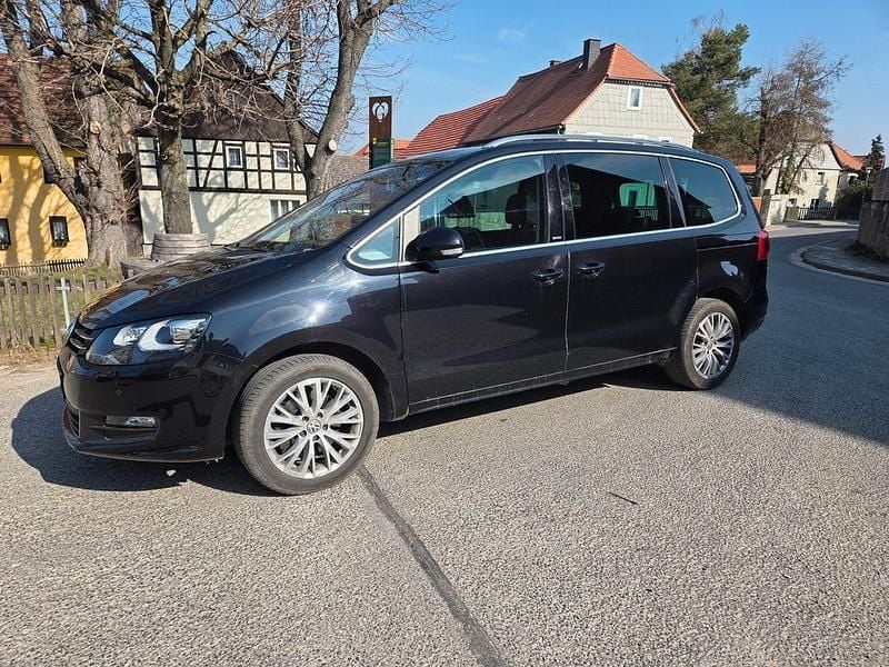 Gebraucht VW Sharan Life 140 PS (102 kW) 2012 Schwarz Van / Kleinbus