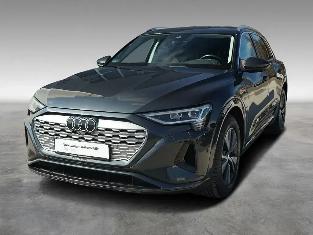 Second-hand Audi Q8 e-tron Advanced 250 kW (340 CP) 2023 Gri SUV