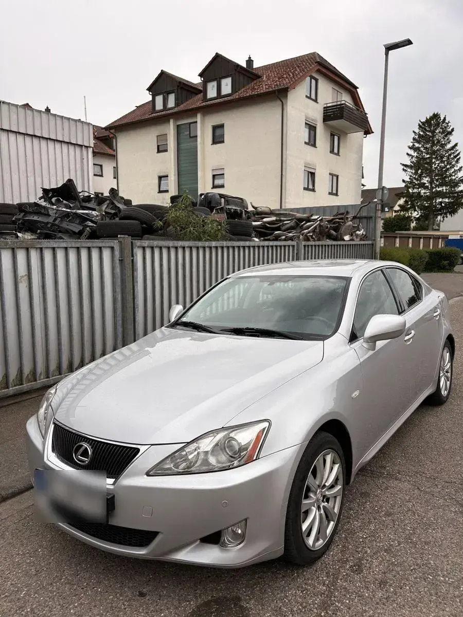 Gebraucht Lexus IS220 177 PS (130 kW) 2009 Grau Limousine