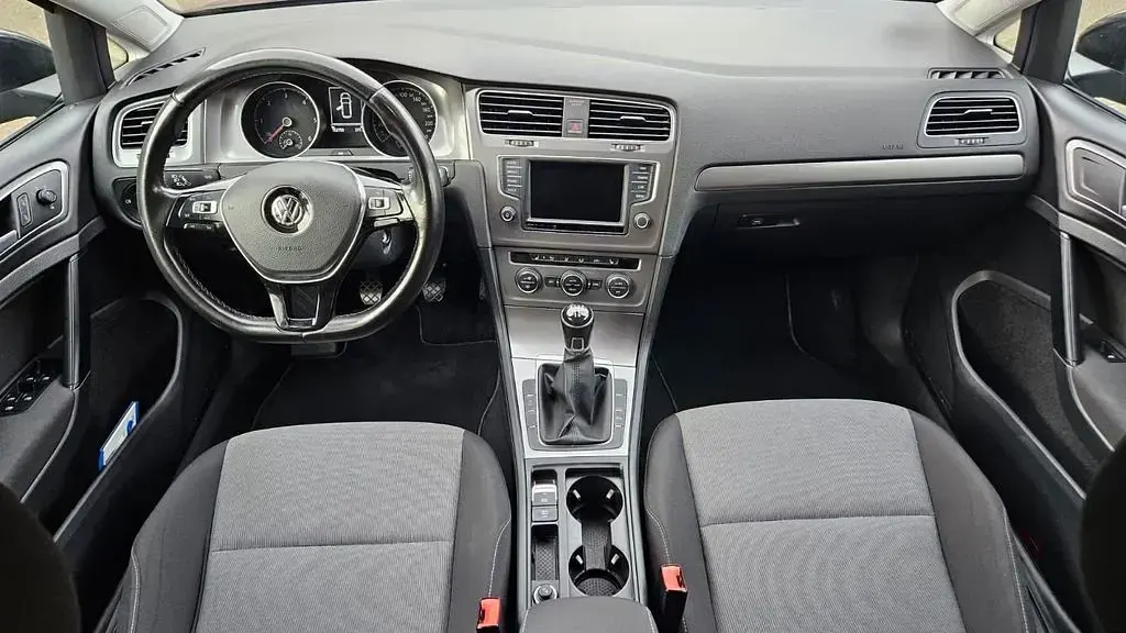 Gebraucht VW Golf VII Trendline 110 PS (80 kW) 2016 Schwarz Kombi