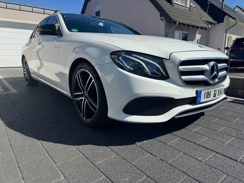 Second-hand Mercedes E200 184 CP (135 kW) 2018 Berlinǎ