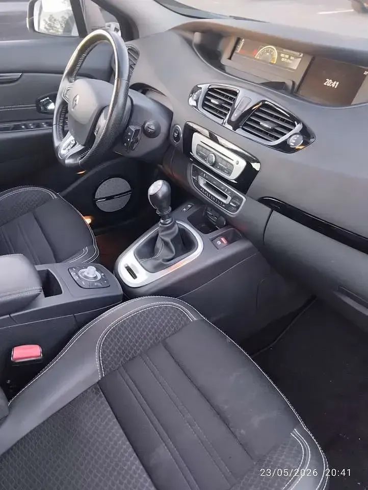 Gebraucht Renault Scénic III Bose Edition 131 PS (96 kW) 2016 Schwarz Kombi