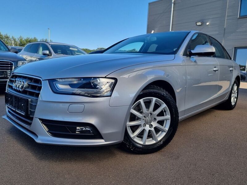 Silber Gebraucht 2015 Audi A4 Sport Limousine | 16.800 € (Fairer Preis) - Bild 1/4