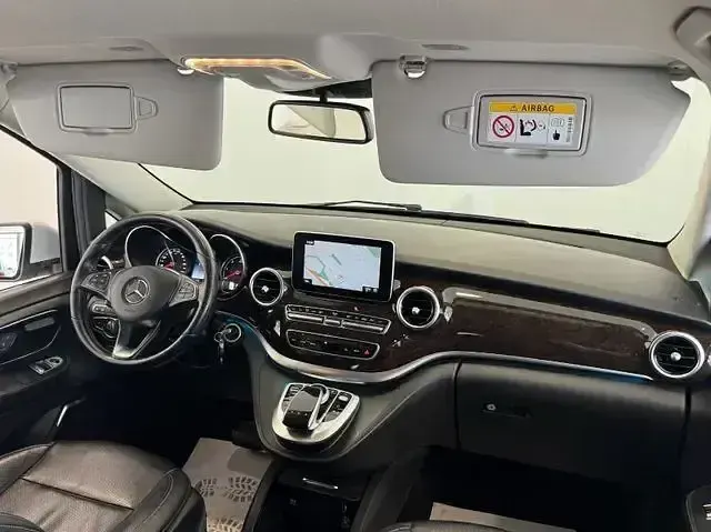 Gebraucht Mercedes V250 Avantgarde Edition 190 PS (139 kW) 2018 Weiß Van / Kleinbus