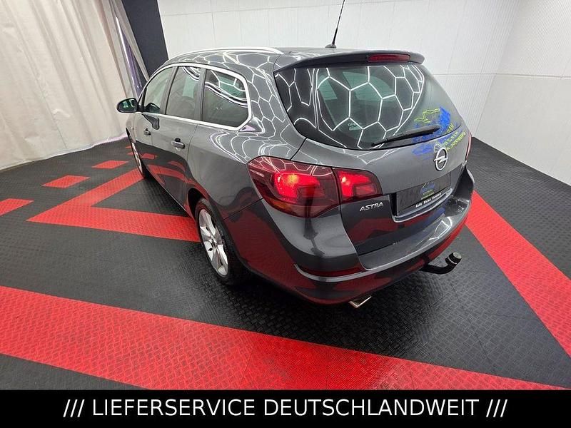 Gebraucht Opel Astra Sport 140 PS (102 kW) 2011 Grau Kombi