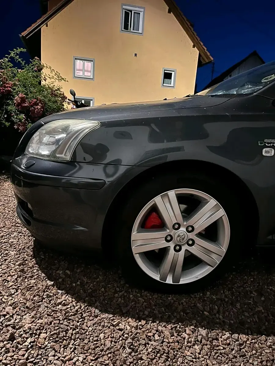 Gebraucht Toyota Avensis 177 PS (130 kW) 2005 Grau Kombi