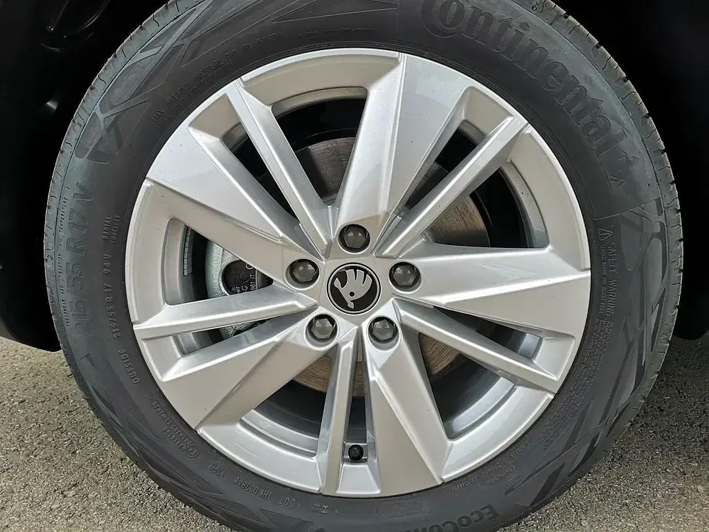 Neu Skoda Karoq Selection 150 PS (110 kW) 2026 Grau SUV